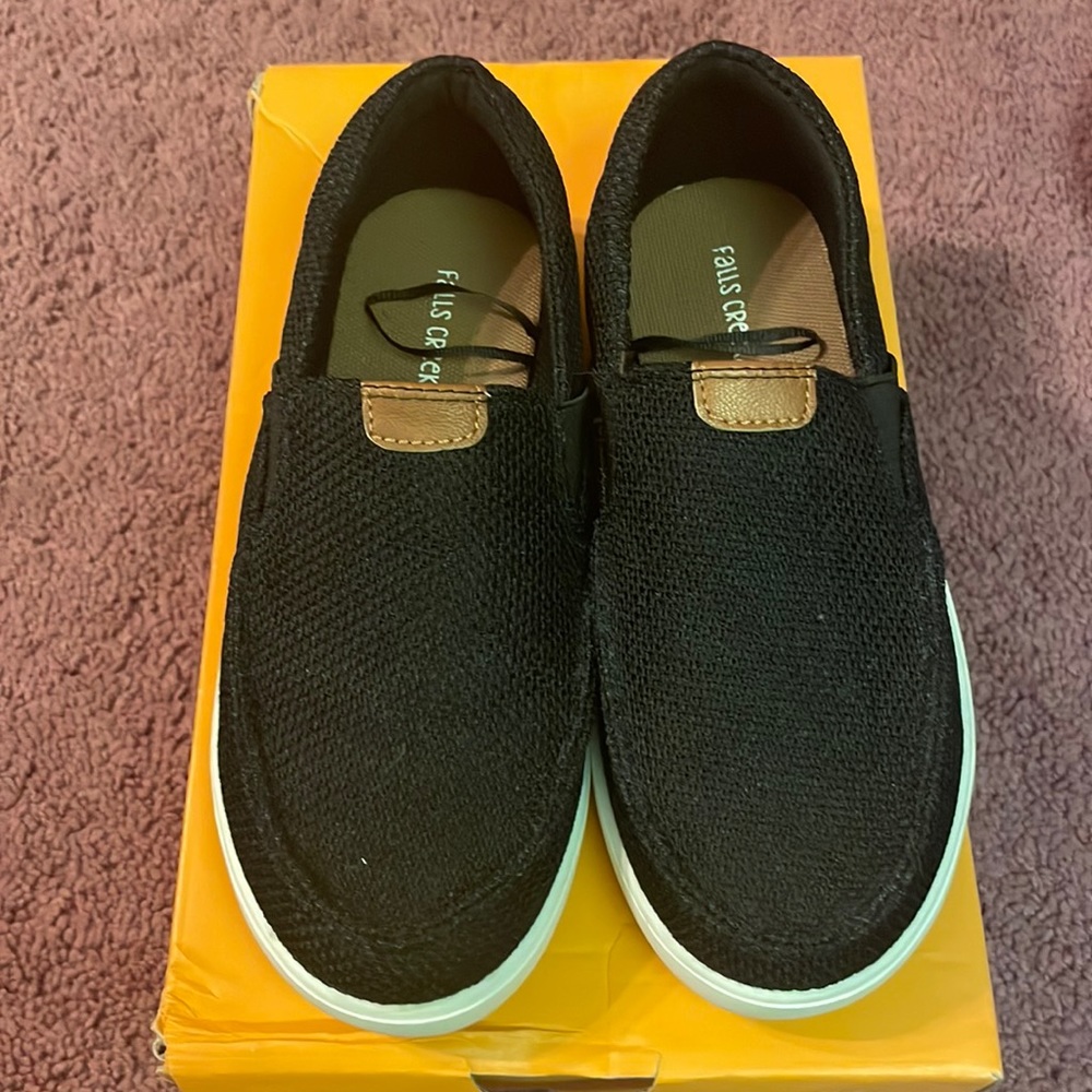 boys slip on shoes never worn